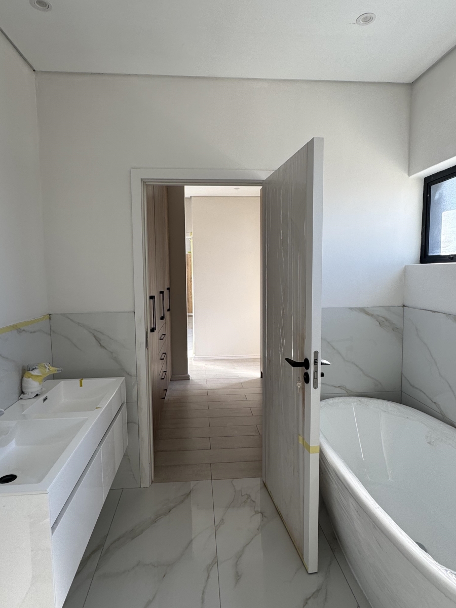 4 Bedroom Property for Sale in Sandown Western Cape